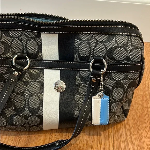 Coach Black and White Signature Handbag - Picture 3 of 9